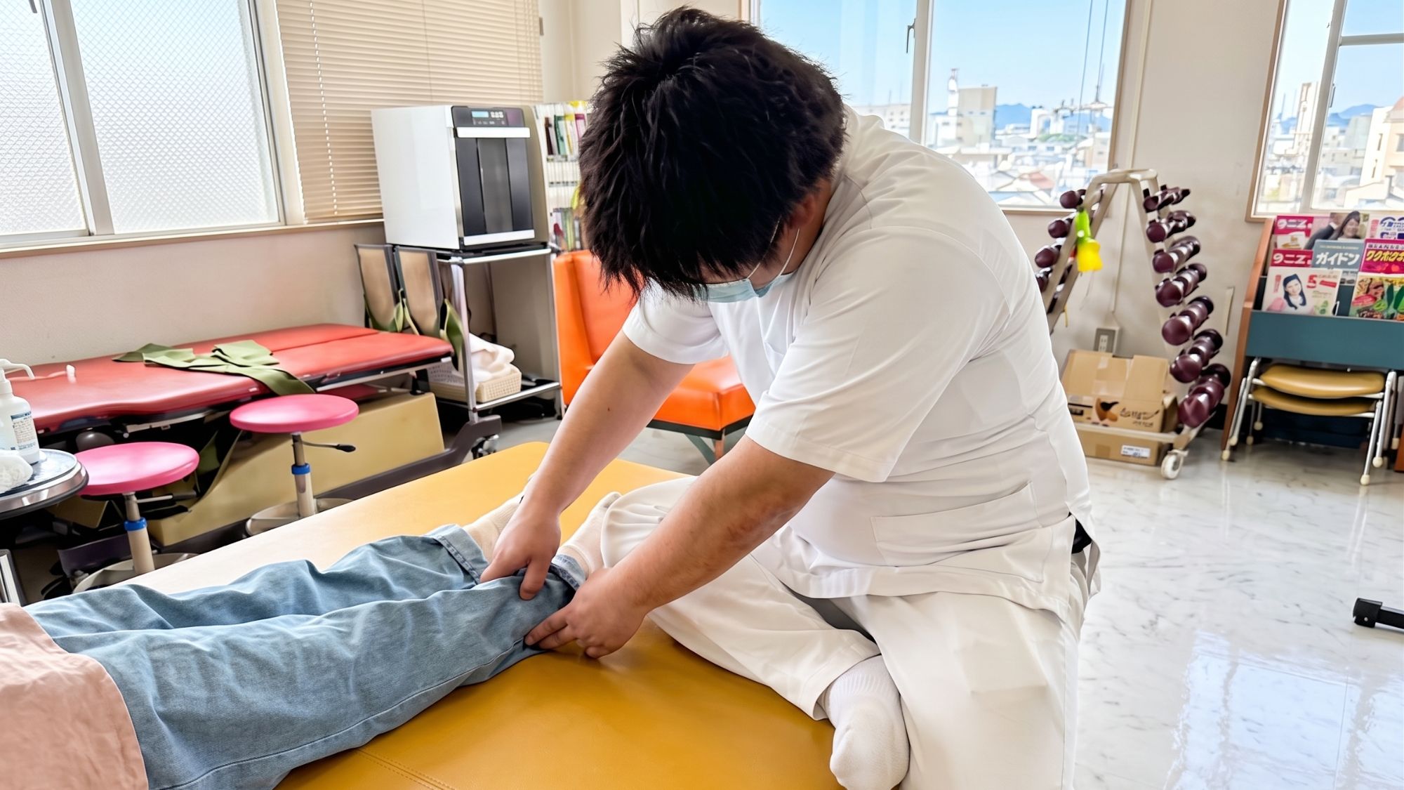 理学療法士による施術の様子